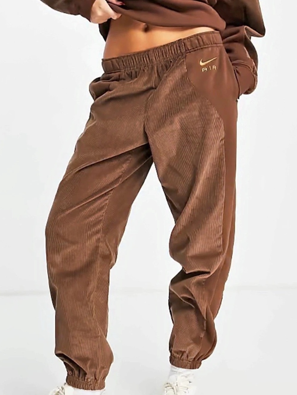 Nike Air corduroy jogging pants in cocoa brown size small